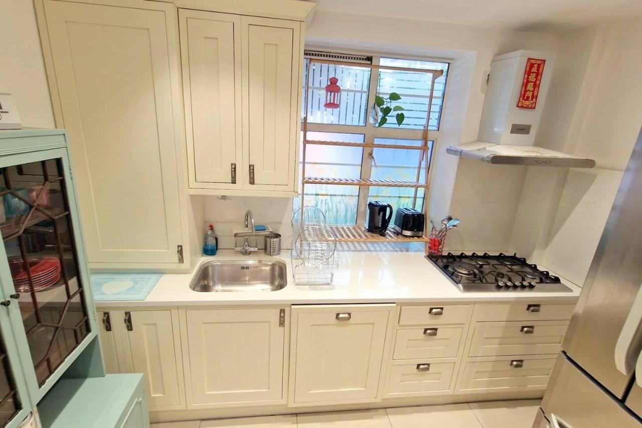 Villa Modern 3-Bed House In Surrey Quays Londra Esterno foto